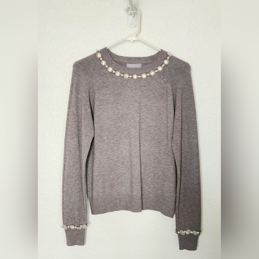 LIV Milano NWT Grey Sweater w/Pearl & Crystal Floral Embellishments.  Size M